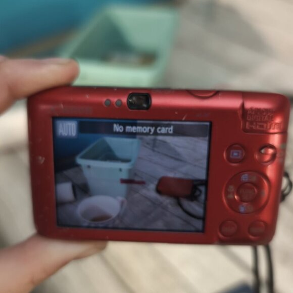 Canon PowerShot ELPH 300 HS Red Digital Camera 12.1MP with Charger & Case - Picture 13 of 14